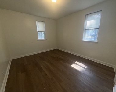 2000 W Jarvis Avenue - Photo Thumbnail 10