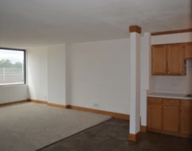 7234 W North Avenue - Photo Thumbnail 4