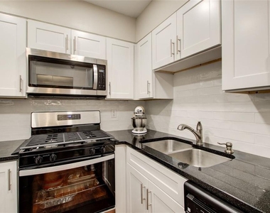 2479 Peachtree Road Ne - Photo Thumbnail 7