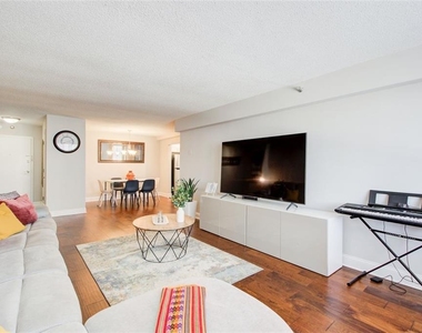 2479 Peachtree Road Ne - Photo Thumbnail 2