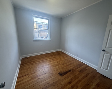 7346 N Damen Avenue - Photo Thumbnail 11