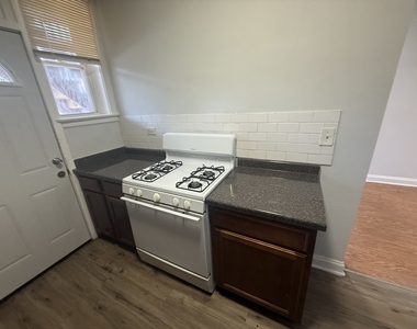 7346 N Damen Avenue - Photo Thumbnail 8