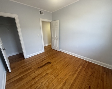 7346 N Damen Avenue - Photo Thumbnail 12