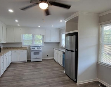 10326 Cumming Highway - Photo Thumbnail 2