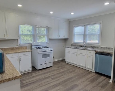 10326 Cumming Highway - Photo Thumbnail 3