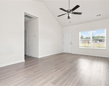 212 Venture Drive - Photo Thumbnail 5