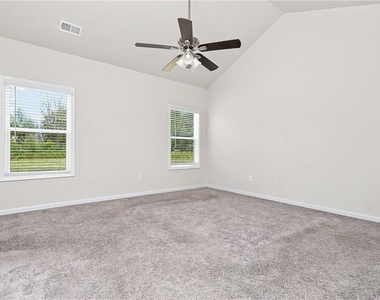 212 Venture Drive - Photo Thumbnail 4