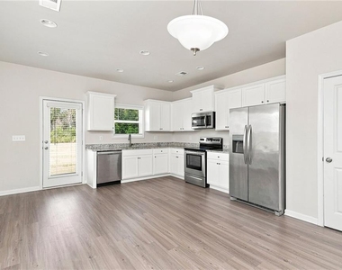 212 Venture Drive - Photo Thumbnail 2
