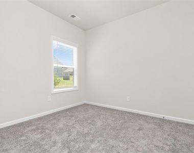 212 Venture Drive - Photo Thumbnail 6
