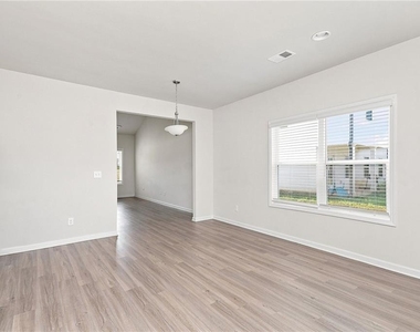 212 Venture Drive - Photo Thumbnail 10
