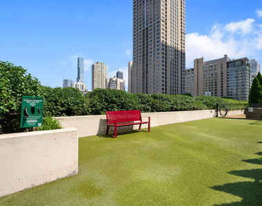 345 N Lasalle Boulevard - Photo Thumbnail 16
