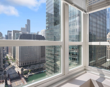 345 N Lasalle Boulevard - Photo Thumbnail 11