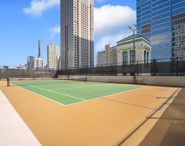 345 N Lasalle Boulevard - Photo Thumbnail 15