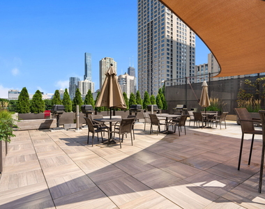 345 N Lasalle Boulevard - Photo Thumbnail 13