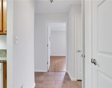 300 Johnson Ferry Road Ne - Photo Thumbnail 2