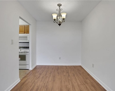 300 Johnson Ferry Road Ne - Photo Thumbnail 10