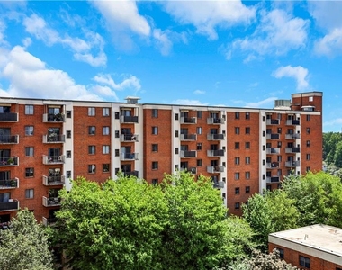 300 Johnson Ferry Road Ne - Photo Thumbnail 1