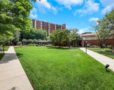 300 Johnson Ferry Road Ne - Photo Thumbnail 25