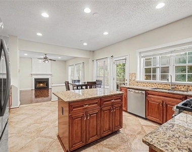 2200 Traywick Chase - Photo Thumbnail 9