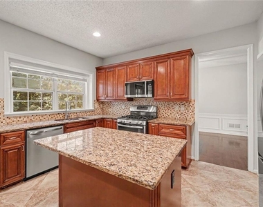 2200 Traywick Chase - Photo Thumbnail 8
