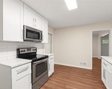 174 Cromwell Road - Photo Thumbnail 12