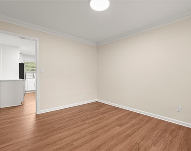 174 Cromwell Road - Photo Thumbnail 8