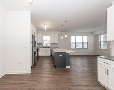 21599 W Field Court - Photo Thumbnail 2