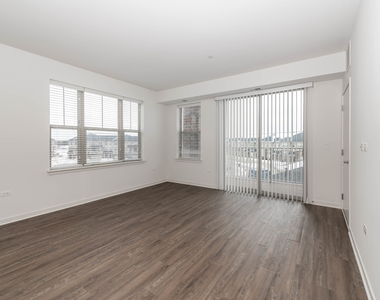 21599 W Field Court - Photo Thumbnail 5