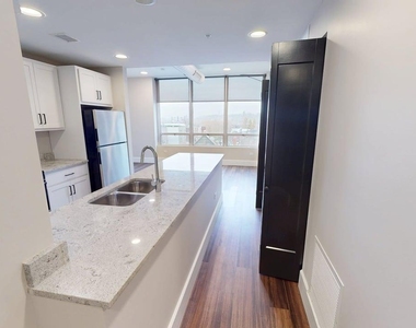40 Dupage Court - Photo Thumbnail 4