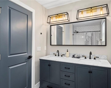 298 Roy Street Sw - Photo Thumbnail 37