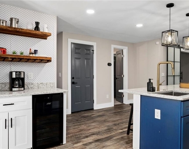 298 Roy Street Sw - Photo Thumbnail 18