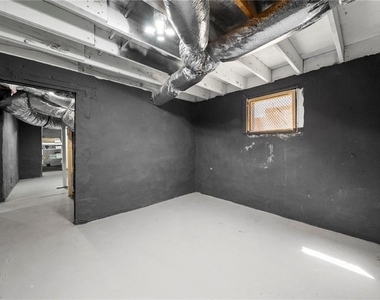298 Roy Street Sw - Photo Thumbnail 41