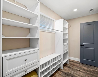 298 Roy Street Sw - Photo Thumbnail 32