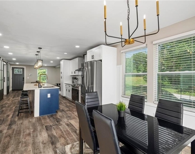 298 Roy Street Sw - Photo Thumbnail 16