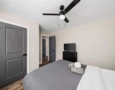 298 Roy Street Sw - Photo Thumbnail 34