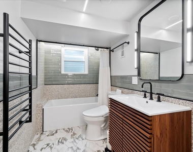 6618 N Lightfoot Avenue - Photo Thumbnail 27
