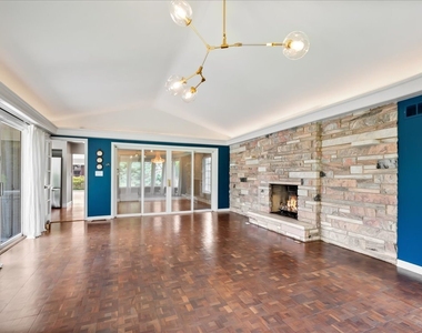 6618 N Lightfoot Avenue - Photo Thumbnail 17