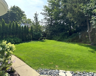 6618 N Lightfoot Avenue - Photo Thumbnail 4