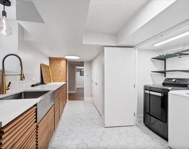 6618 N Lightfoot Avenue - Photo Thumbnail 35