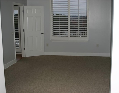 3820 Roswell Road Ne - Photo Thumbnail 7