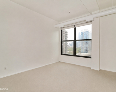 1516 S Wabash Avenue - Photo Thumbnail 5