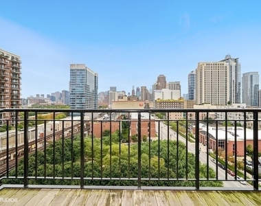 1516 S Wabash Avenue - Photo Thumbnail 9