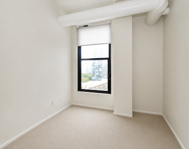 1516 S Wabash Avenue - Photo Thumbnail 7