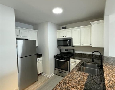 620 Peachtree Street - Photo Thumbnail 5