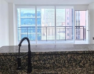620 Peachtree Street - Photo Thumbnail 7