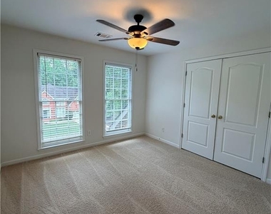 220 Saint Devon Crossing - Photo Thumbnail 26