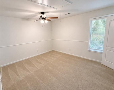 220 Saint Devon Crossing - Photo Thumbnail 28