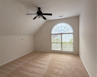 220 Saint Devon Crossing - Photo Thumbnail 30