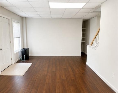 220 Saint Devon Crossing - Photo Thumbnail 35