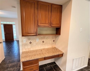 220 Saint Devon Crossing - Photo Thumbnail 9